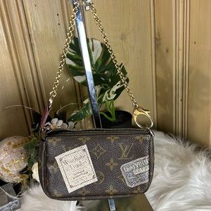 Louis Vuitton Limited Edition Mini Pochette